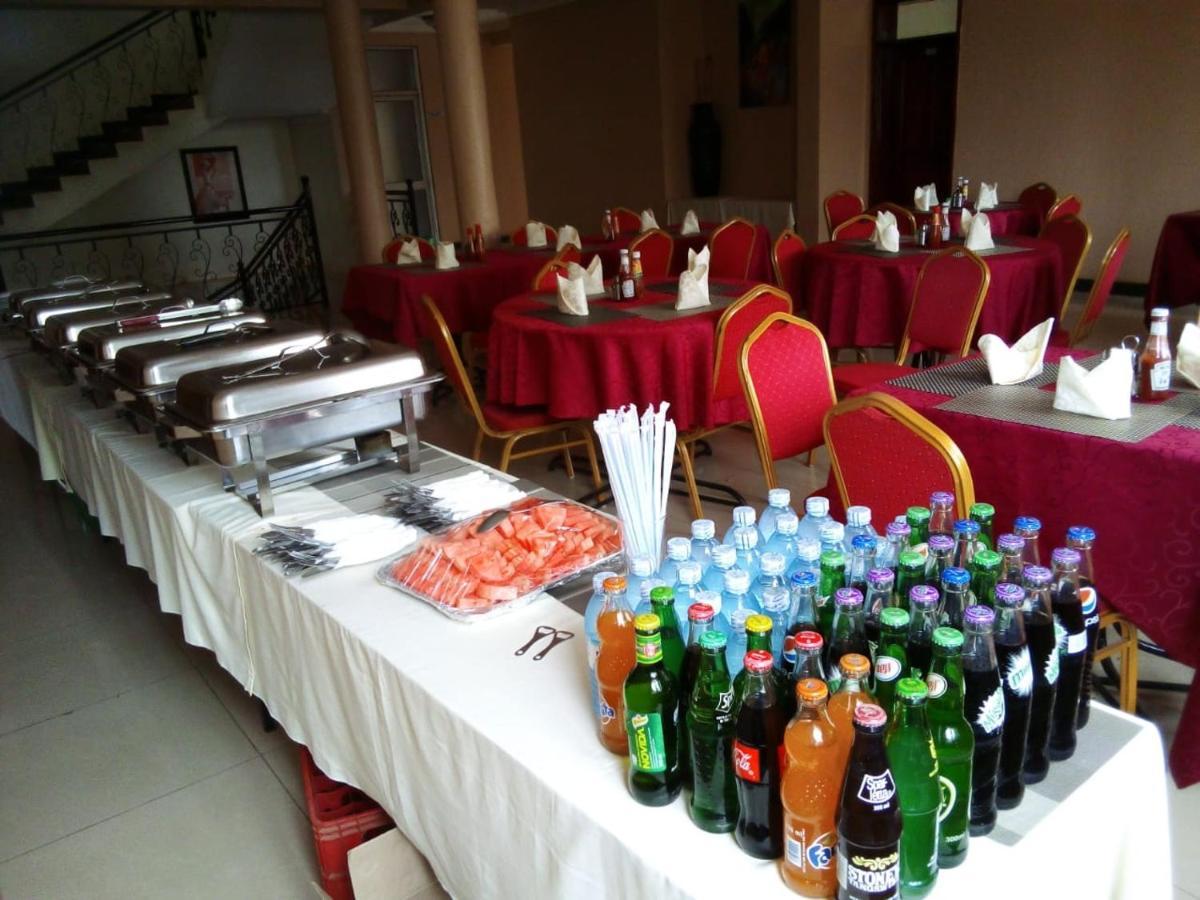 Westcliff Hotel Lira Buitenkant foto
