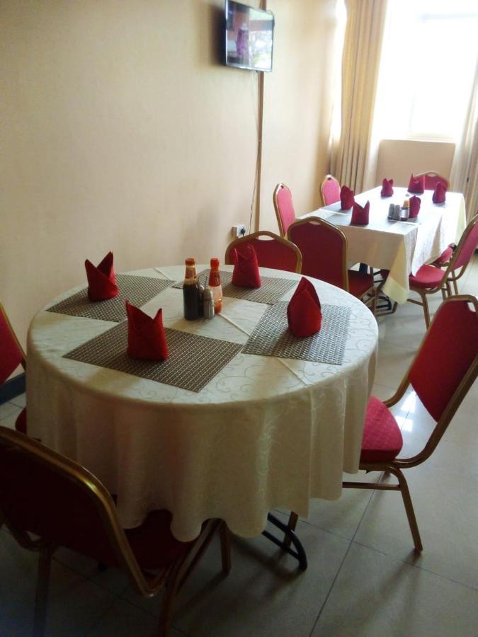 Westcliff Hotel Lira Buitenkant foto