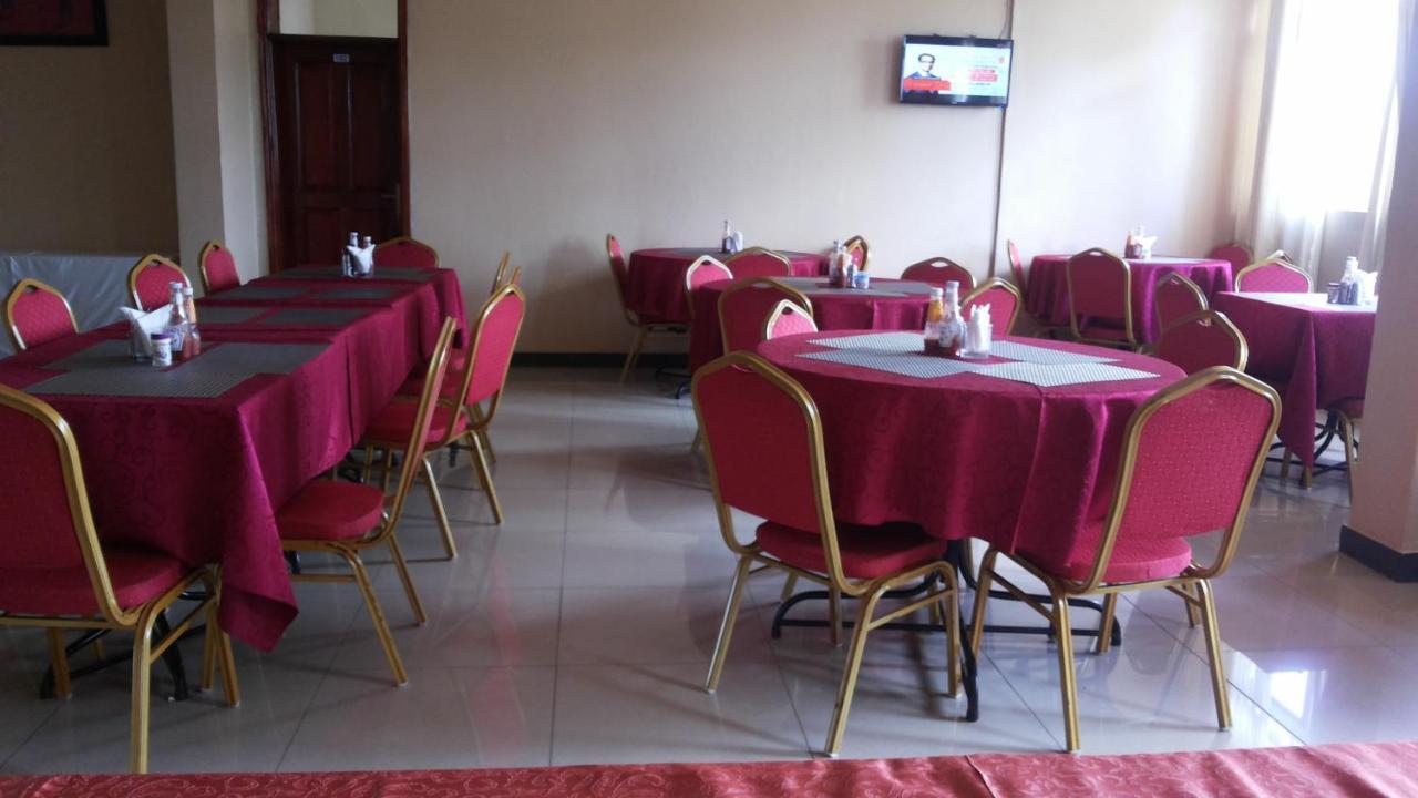 Westcliff Hotel Lira Buitenkant foto