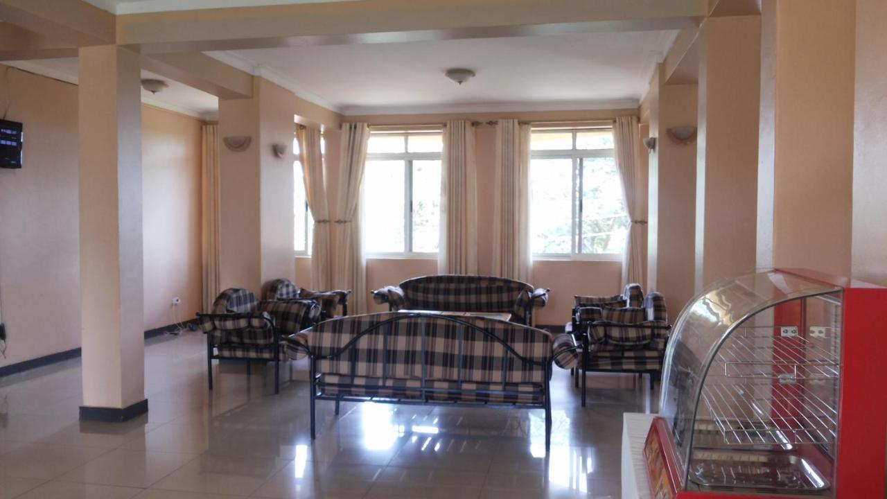 Westcliff Hotel Lira Buitenkant foto