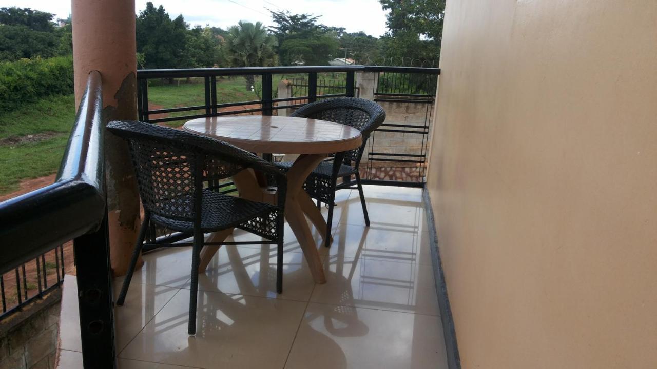Westcliff Hotel Lira Buitenkant foto