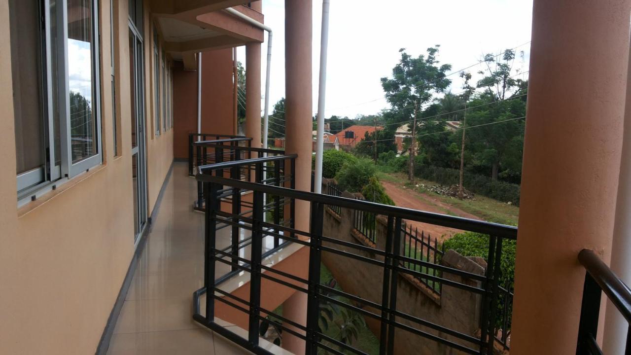 Westcliff Hotel Lira Buitenkant foto