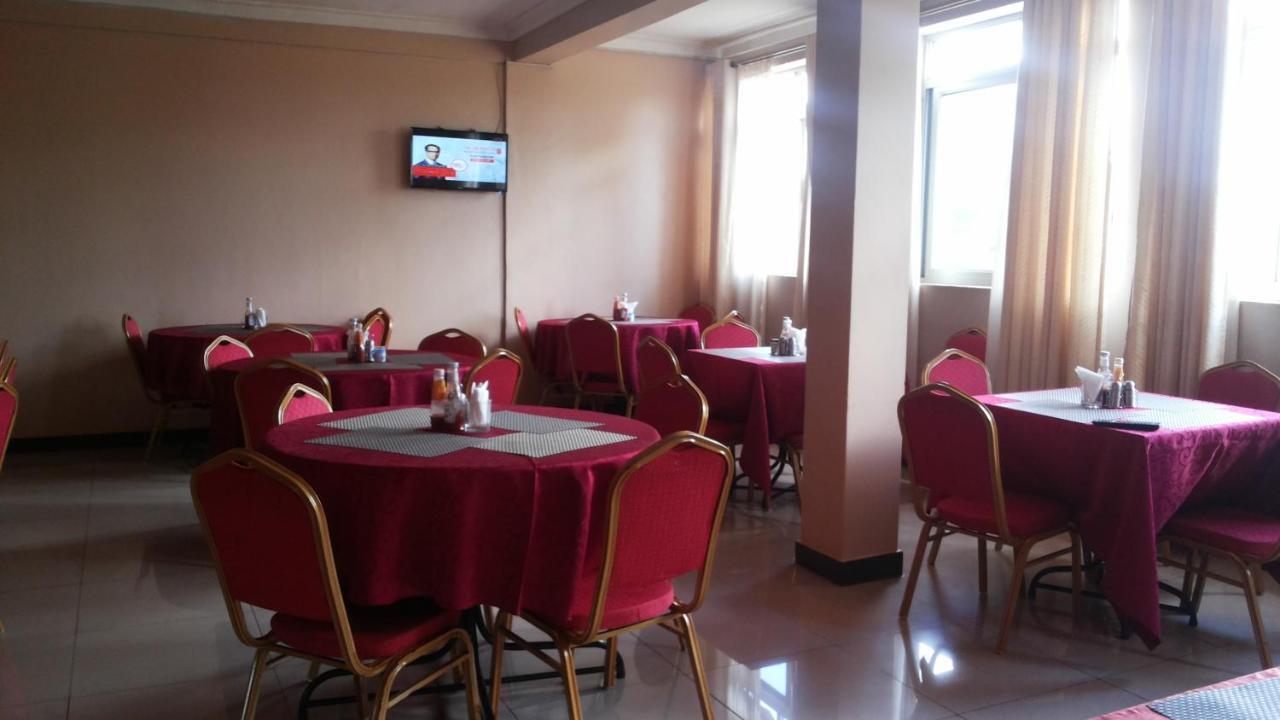 Westcliff Hotel Lira Buitenkant foto