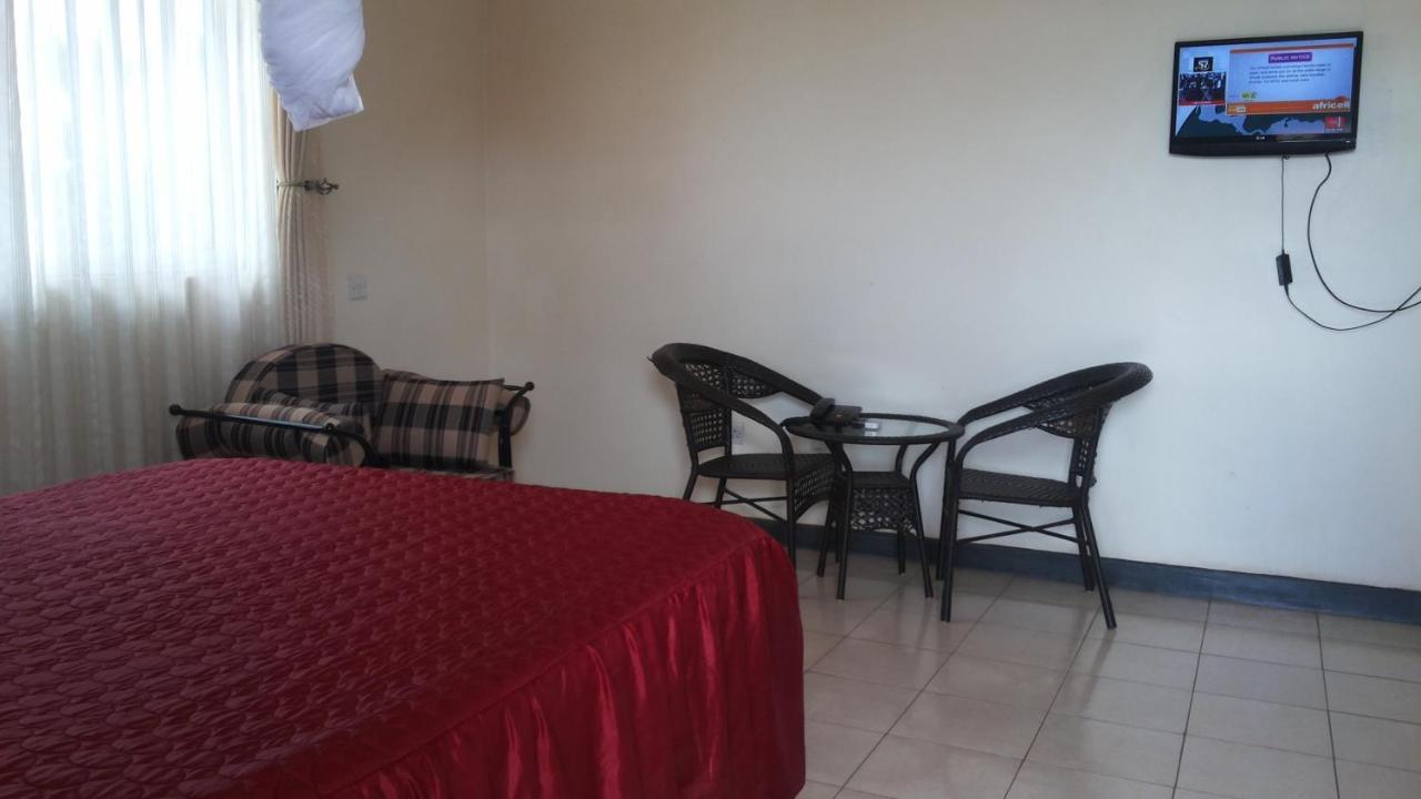Westcliff Hotel Lira Buitenkant foto
