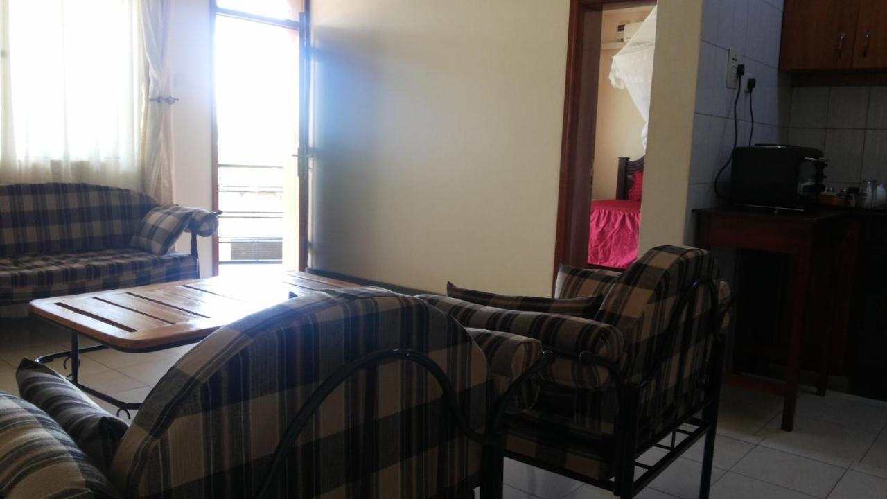 Westcliff Hotel Lira Buitenkant foto