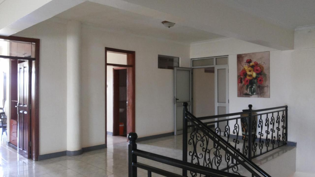 Westcliff Hotel Lira Buitenkant foto
