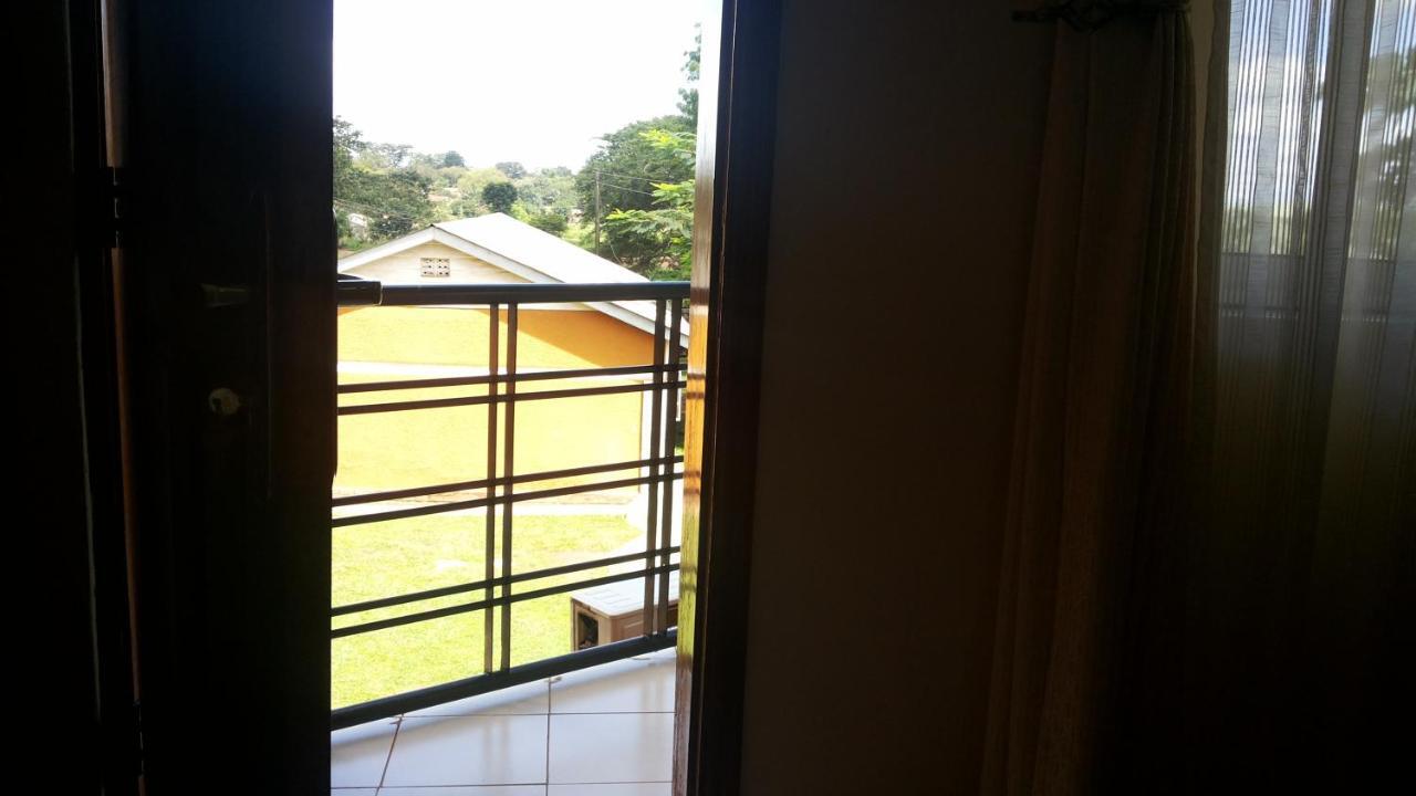 Westcliff Hotel Lira Buitenkant foto