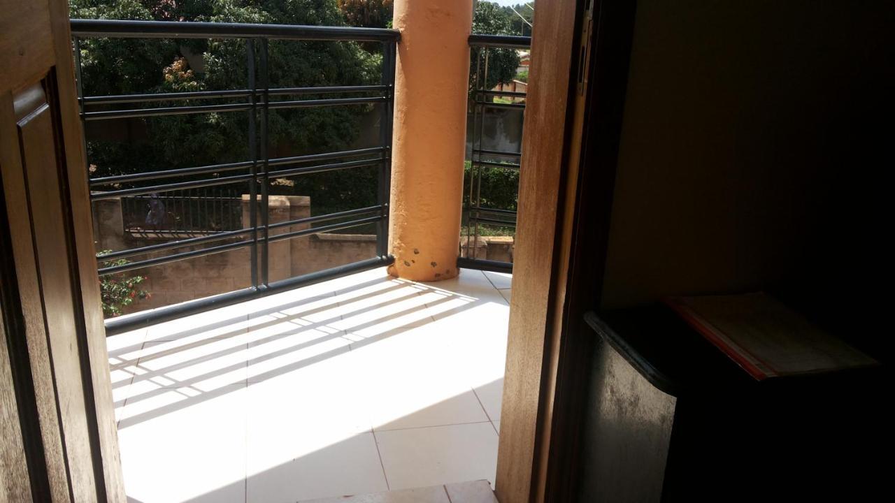 Westcliff Hotel Lira Buitenkant foto